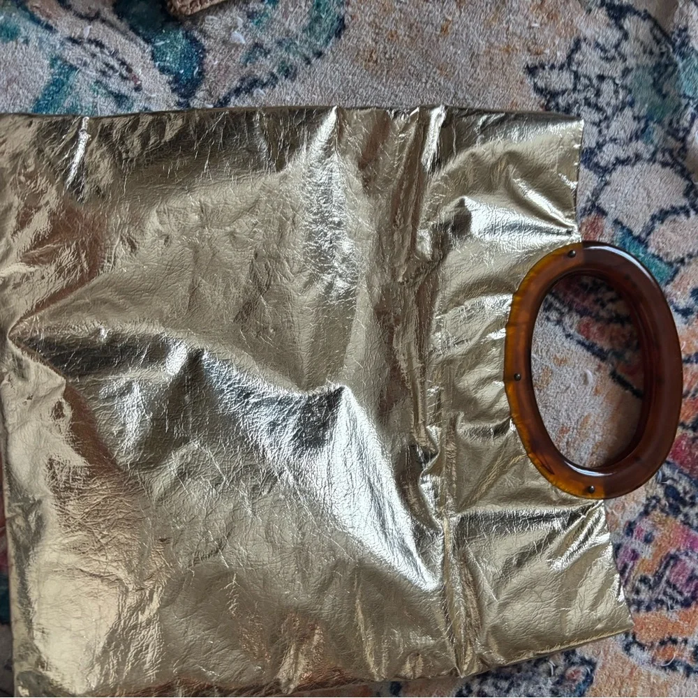 Vintage Lucite handles Chic Gold Clutch with Tortoise Shell lucite Detail - Picture 3 of 5